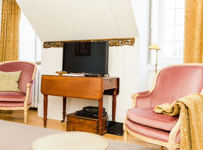 Chambres et salon au vieux Presbytère, bed and breakfast à Saint-Vallier, Bellechasse, Québec